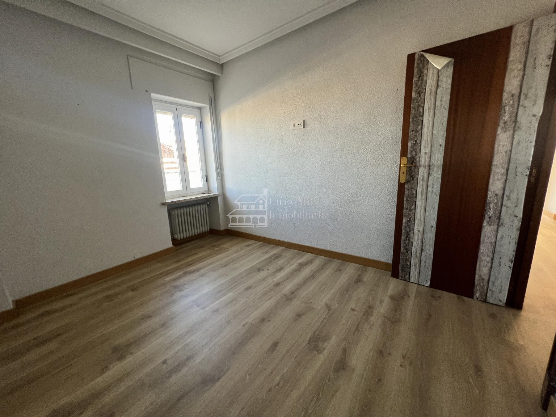 For sale of penthouse in Salamanca