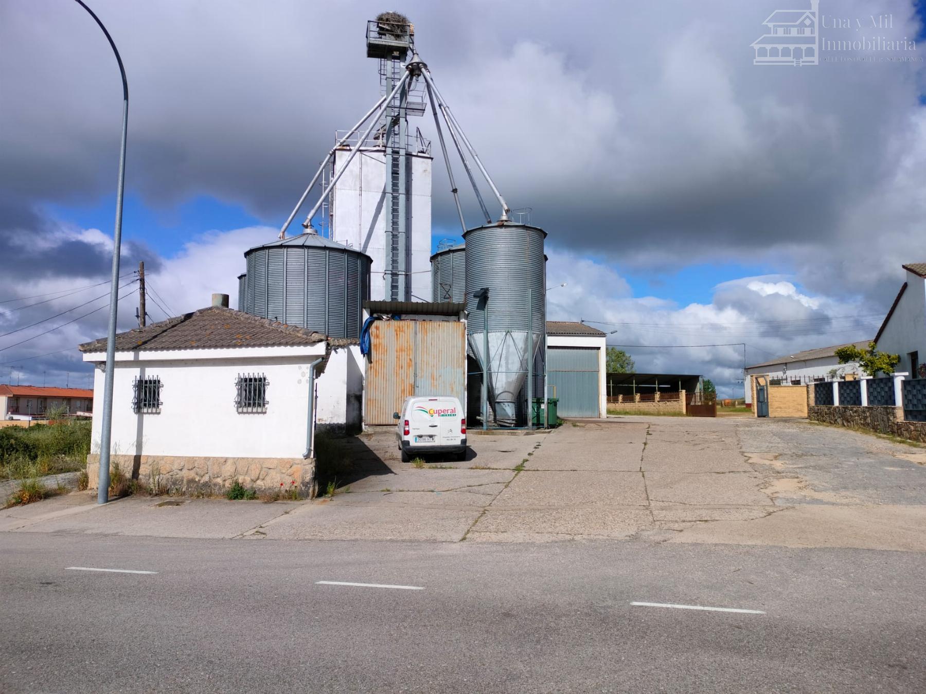 Venta de nave industrial en Vitigudino