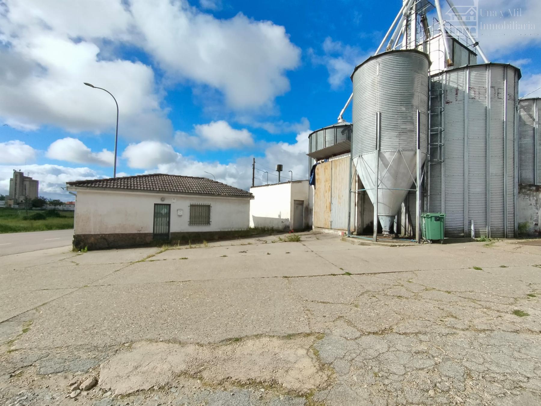 Venta de nave industrial en Vitigudino