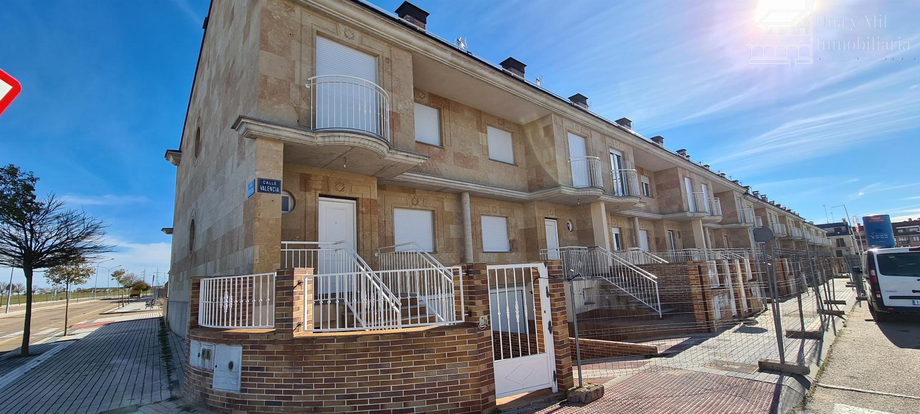 Venta de chalet en Villares de la Reina