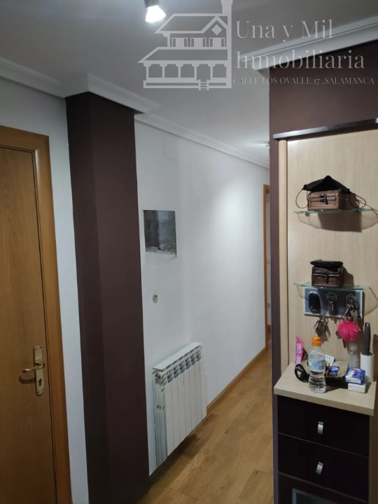 For sale of flat in Villares de la Reina