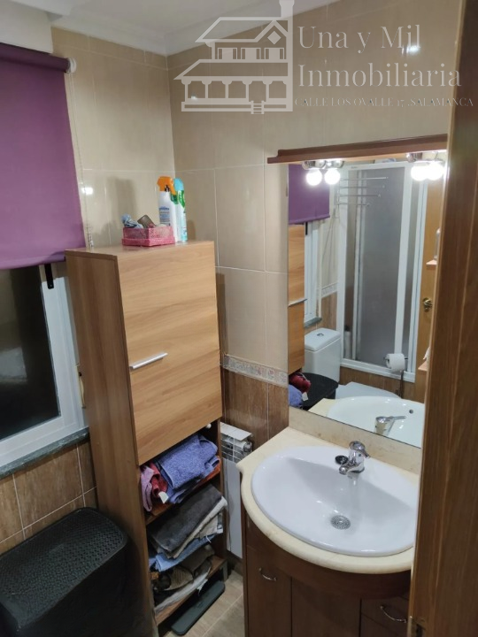 For sale of flat in Villares de la Reina