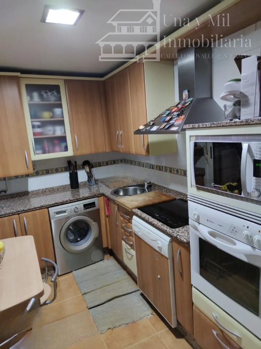 For sale of flat in Villares de la Reina