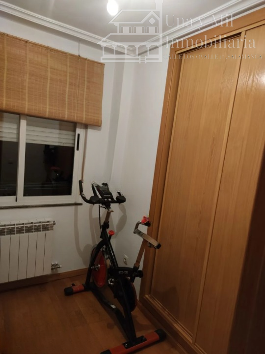 For sale of flat in Villares de la Reina