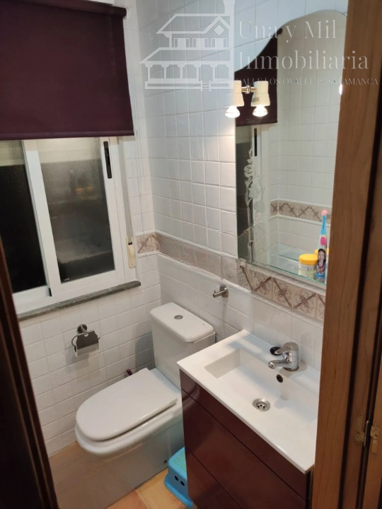 For sale of flat in Villares de la Reina