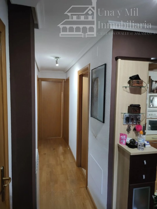 For sale of flat in Villares de la Reina