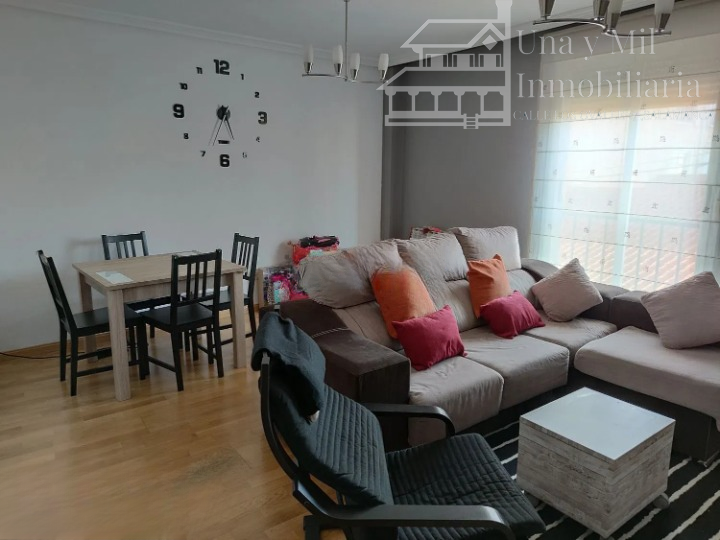 For sale of flat in Villares de la Reina