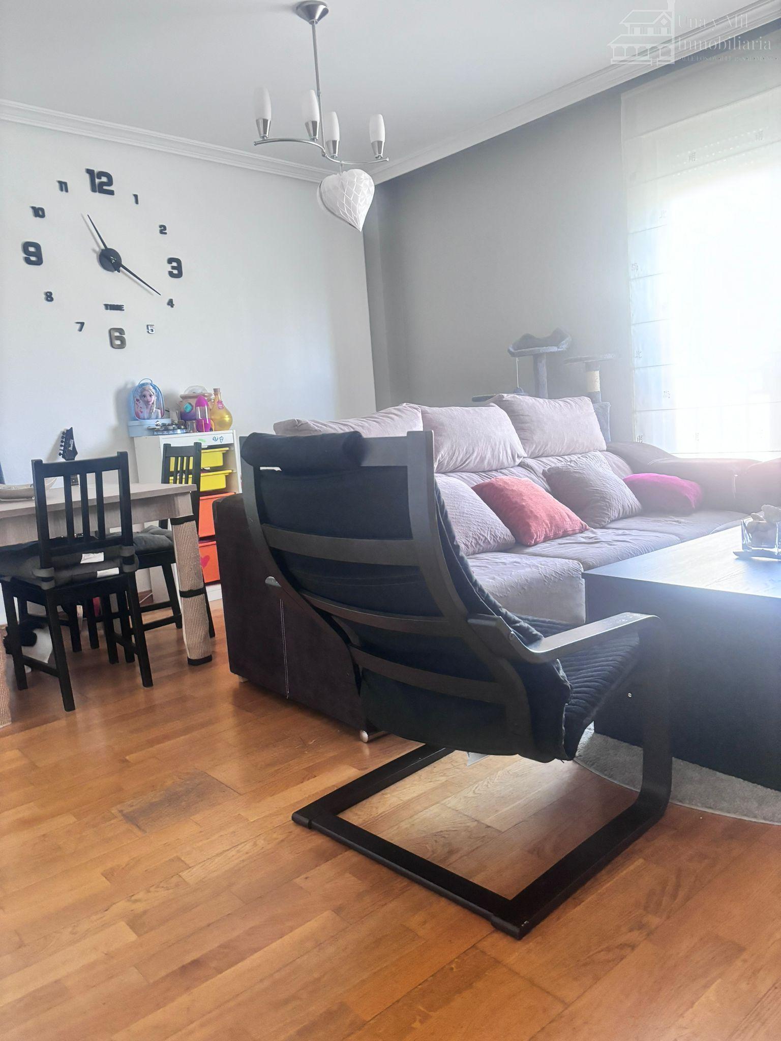 For sale of flat in Villares de la Reina