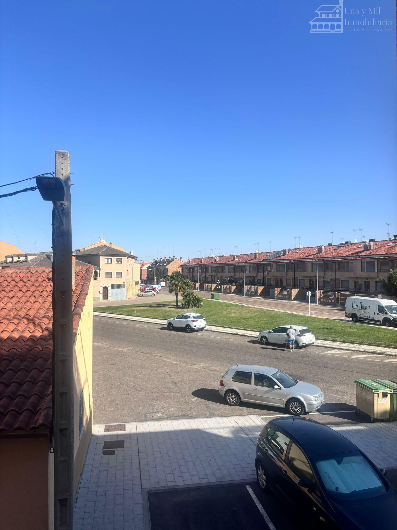 For sale of flat in Villares de la Reina