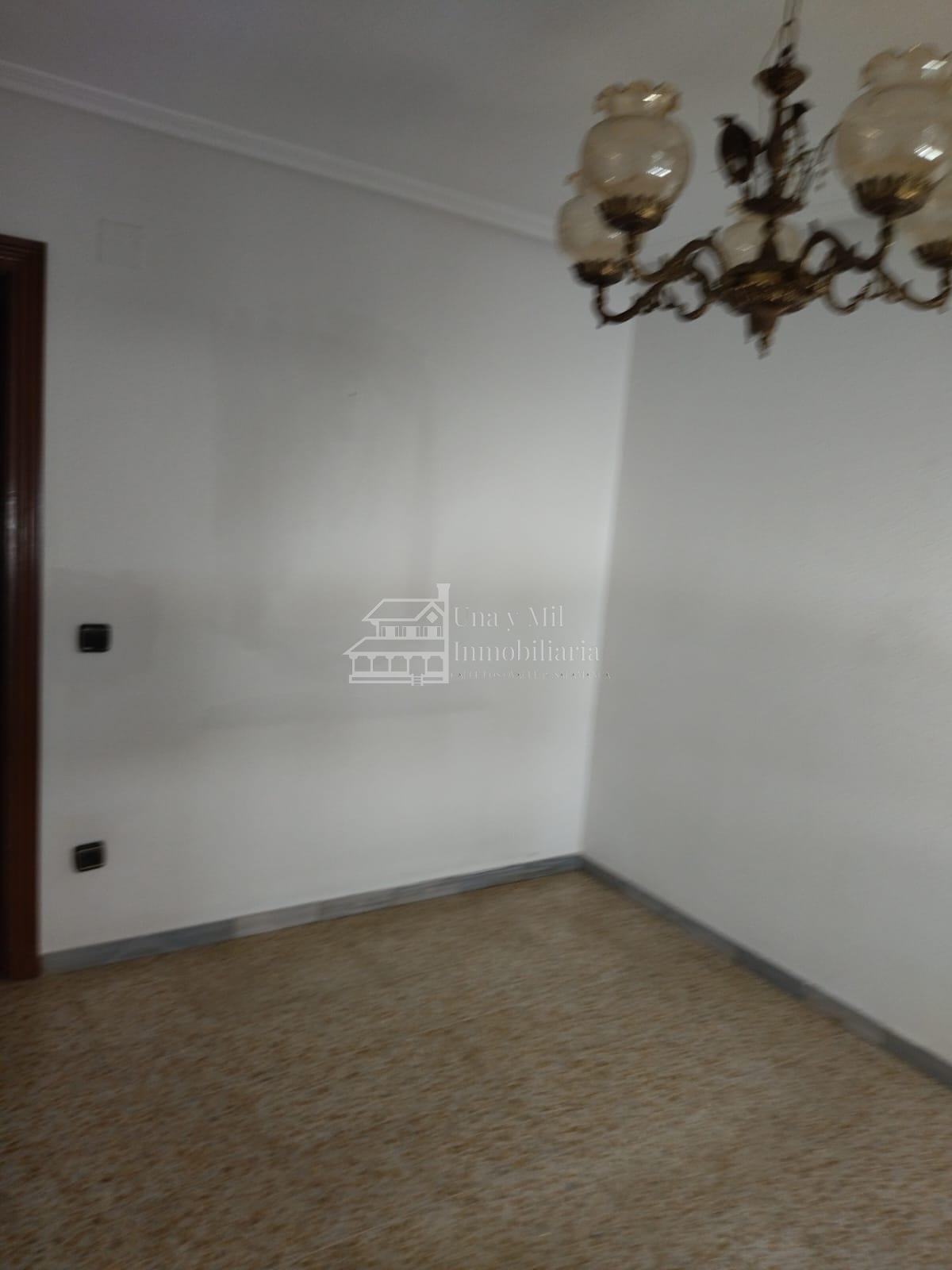 For sale of flat in Salamanca