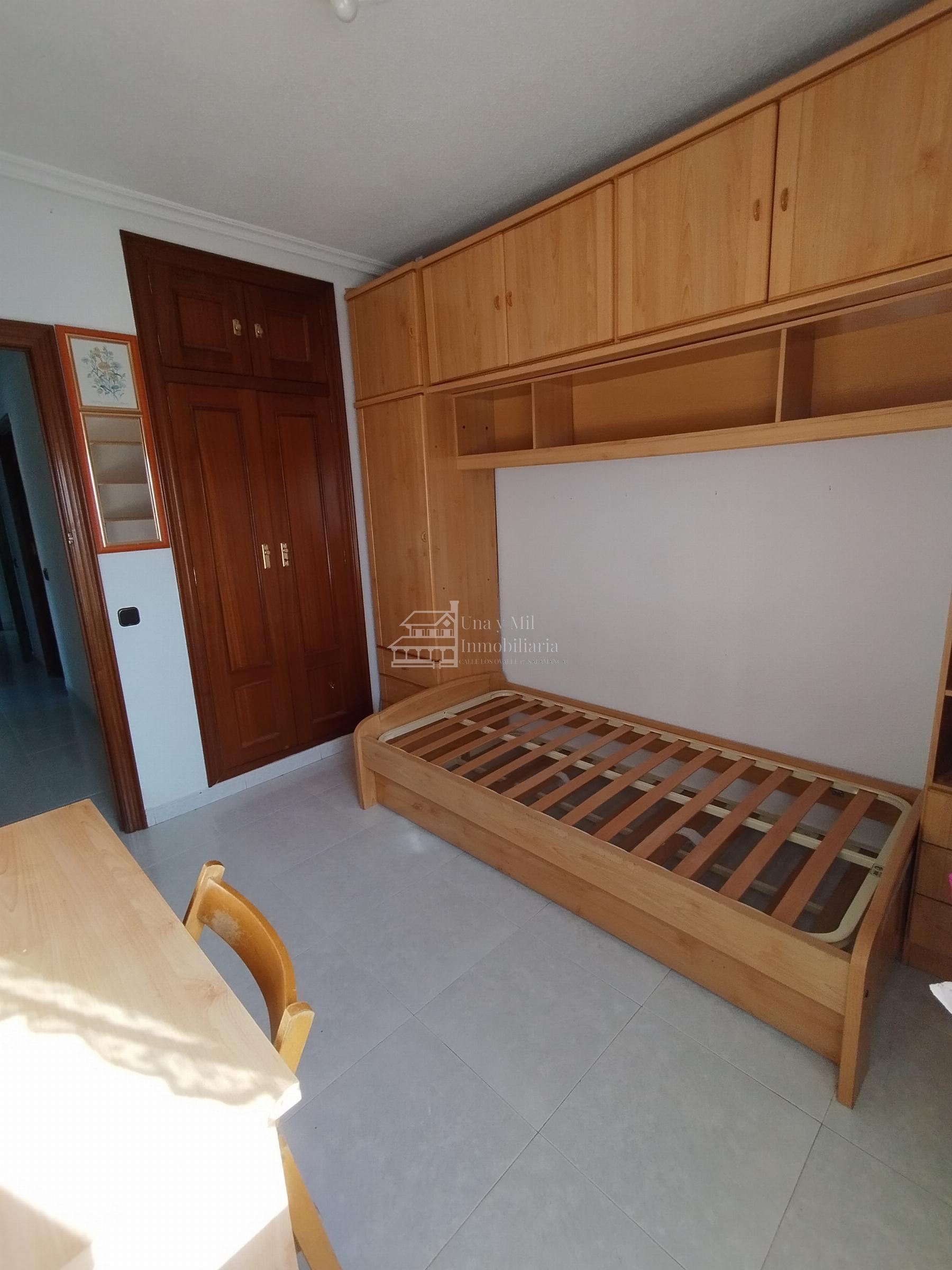 For sale of flat in Salamanca