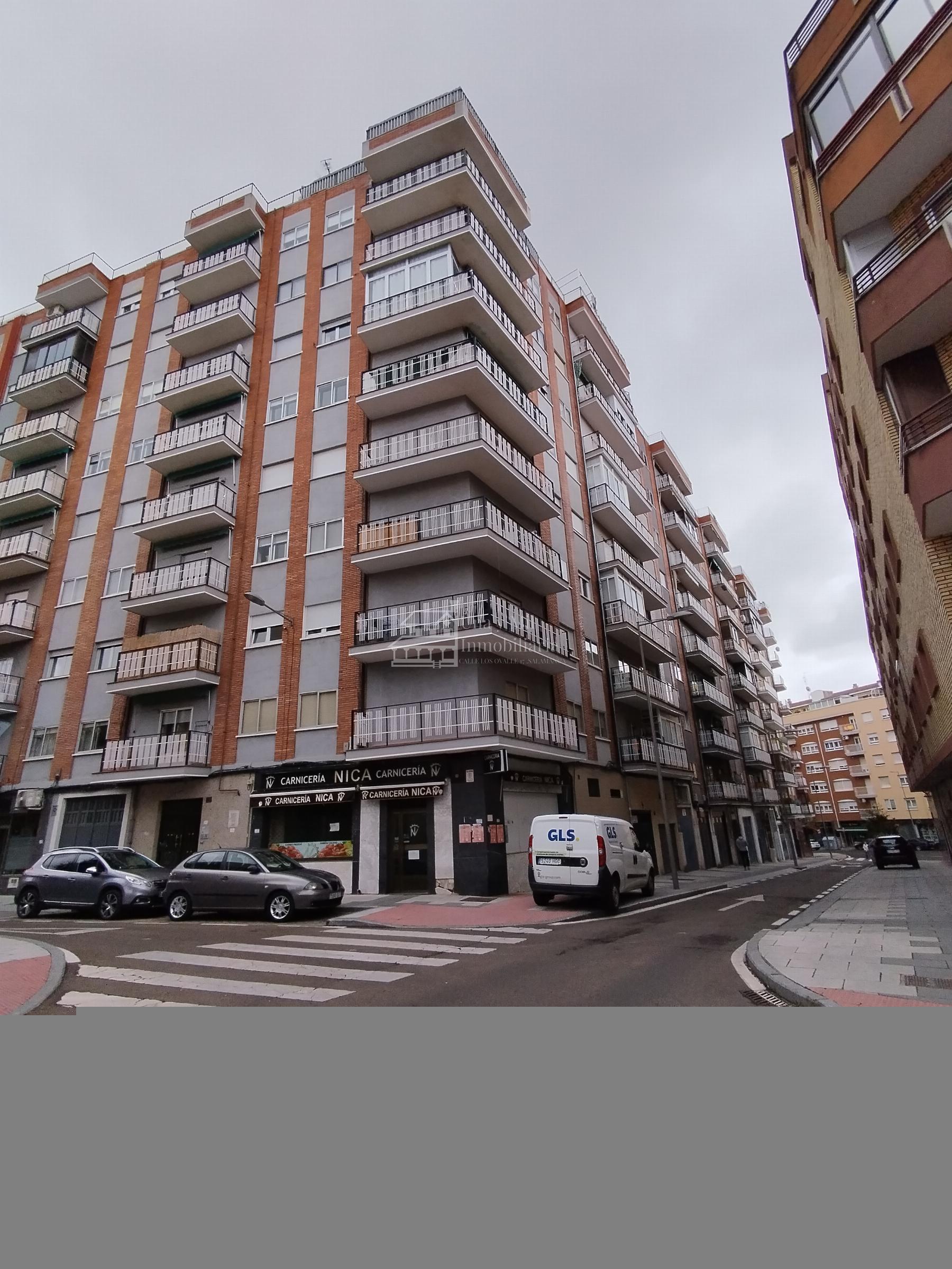 For sale of flat in Salamanca