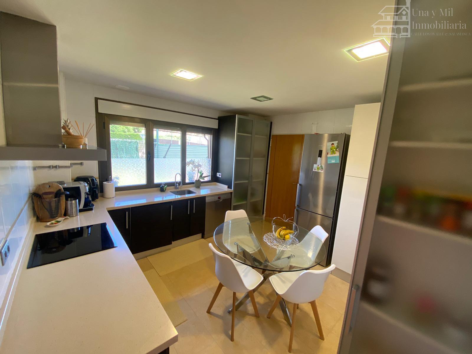 For sale of chalet in Villamayor