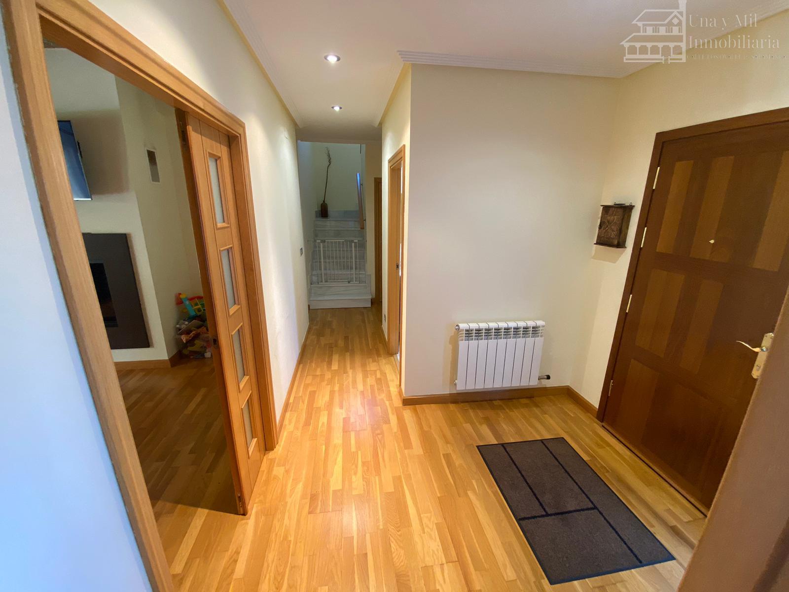 For sale of chalet in Villamayor