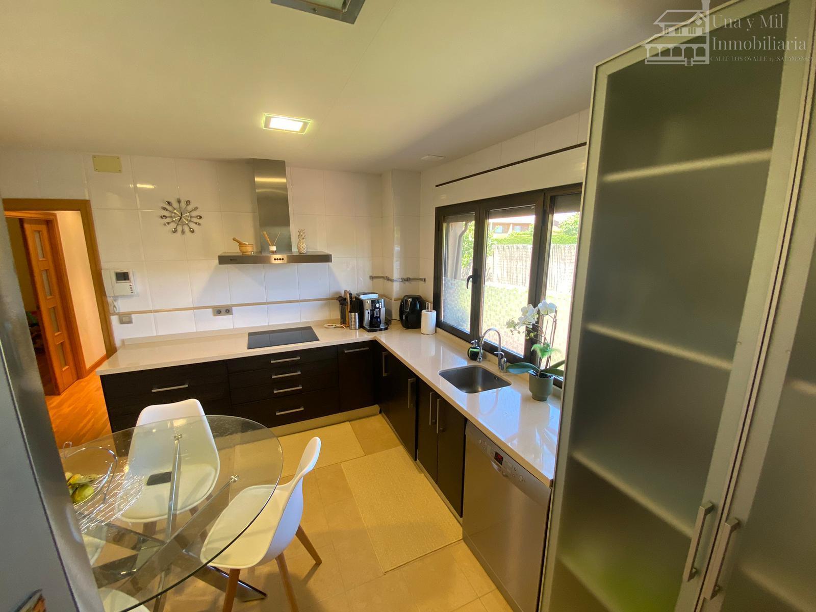 For sale of chalet in Villamayor