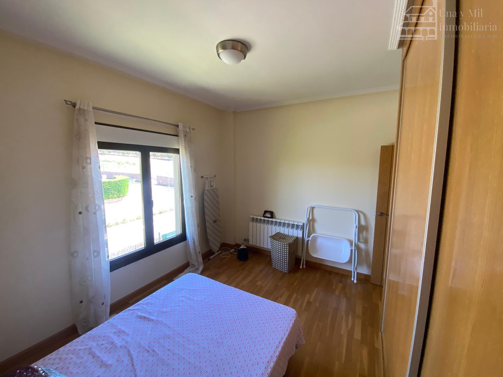 For sale of chalet in Villamayor