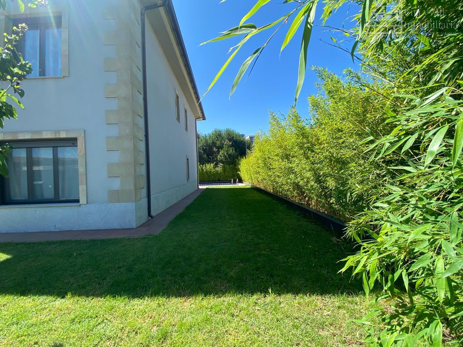 For sale of chalet in Villamayor