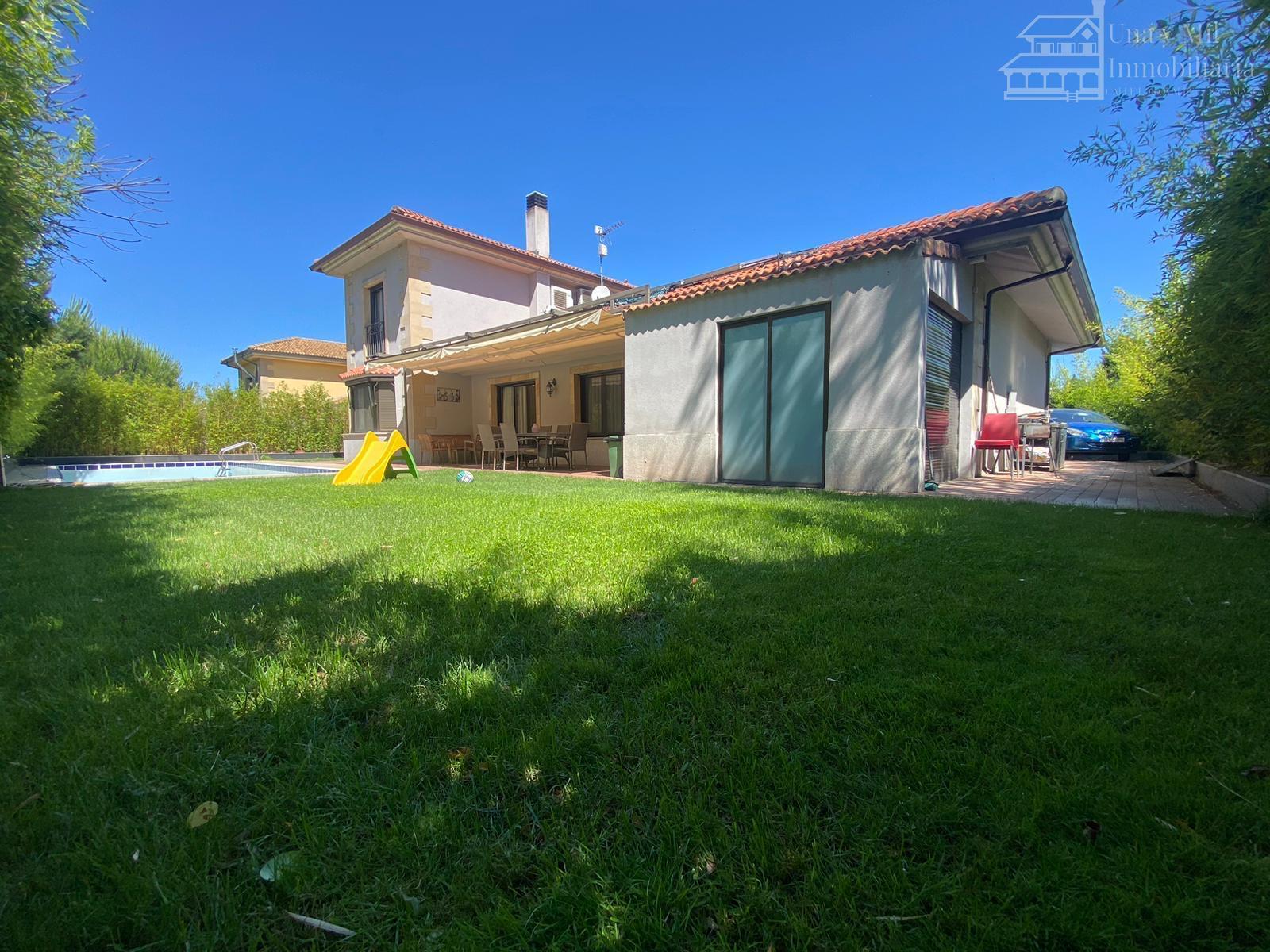 For sale of chalet in Villamayor