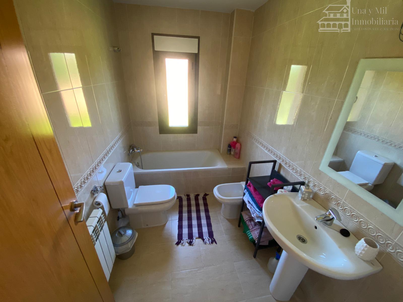 For sale of chalet in Villamayor
