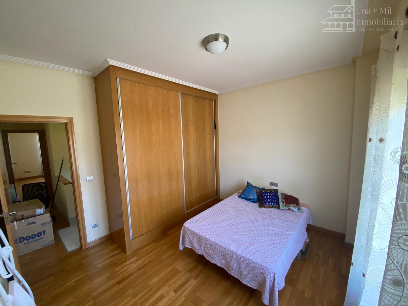 For sale of chalet in Villamayor