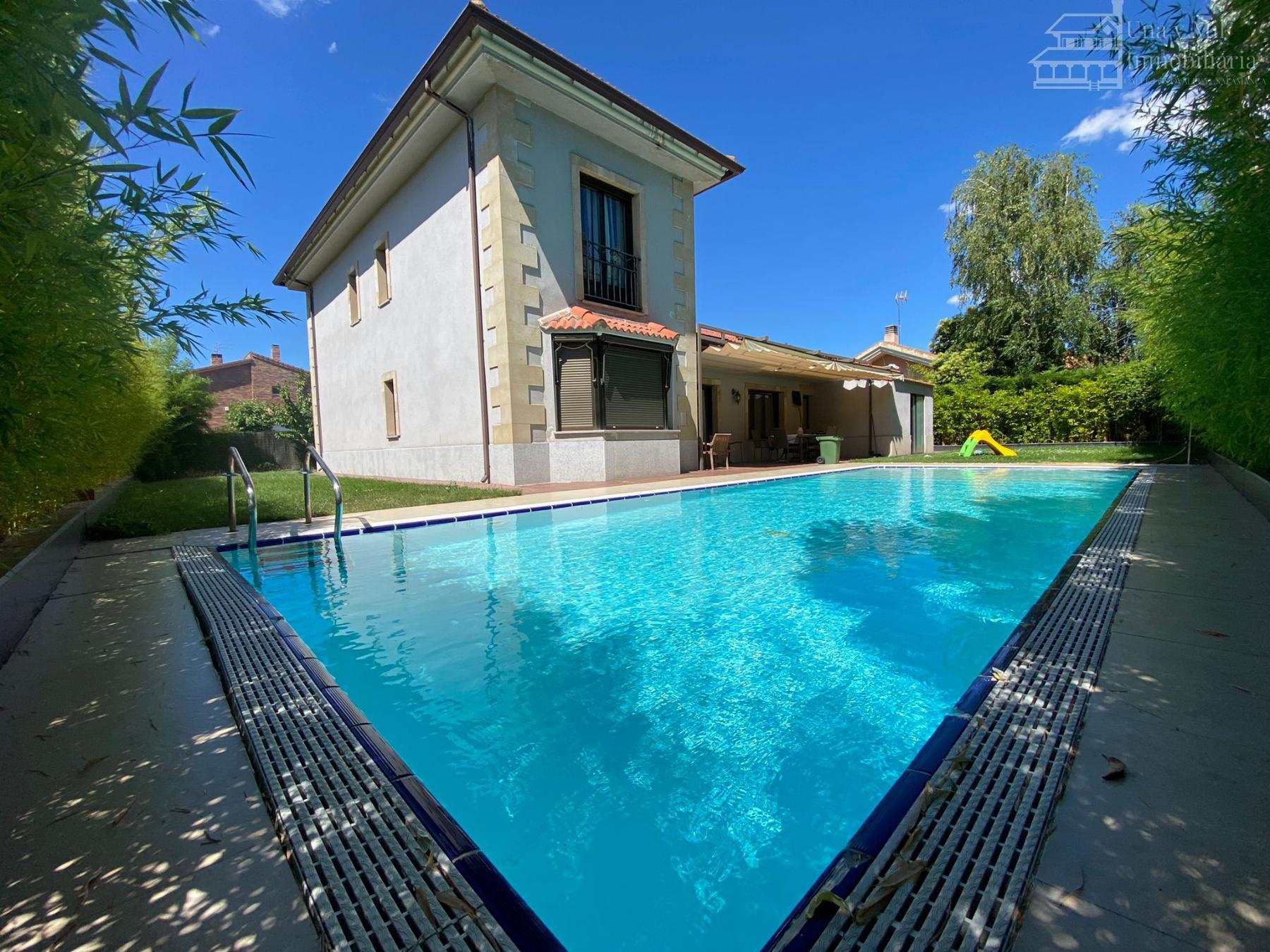 For sale of chalet in Villamayor