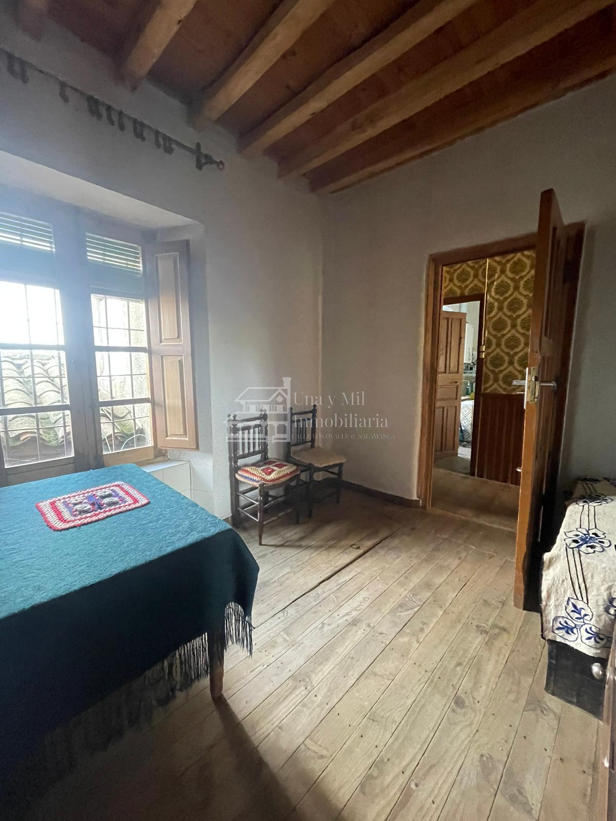 For sale of house in Gallegos de Solmirón