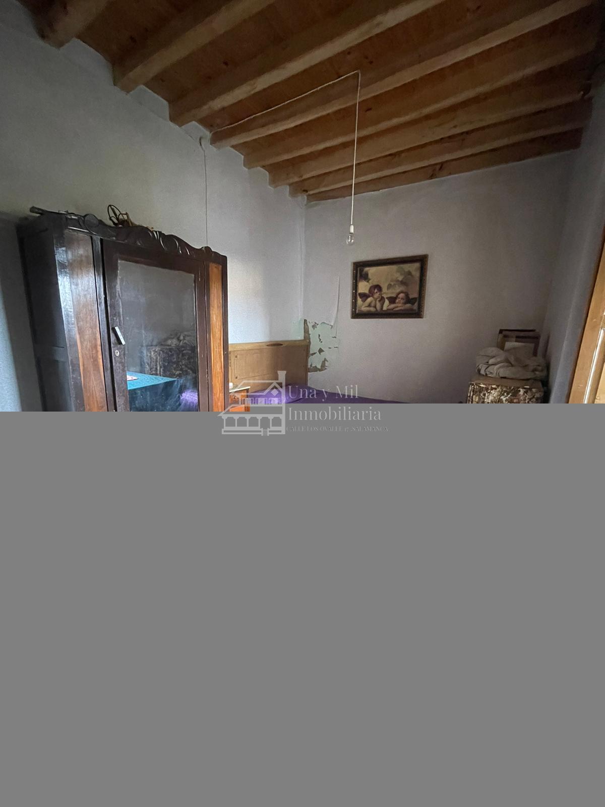For sale of house in Gallegos de Solmirón