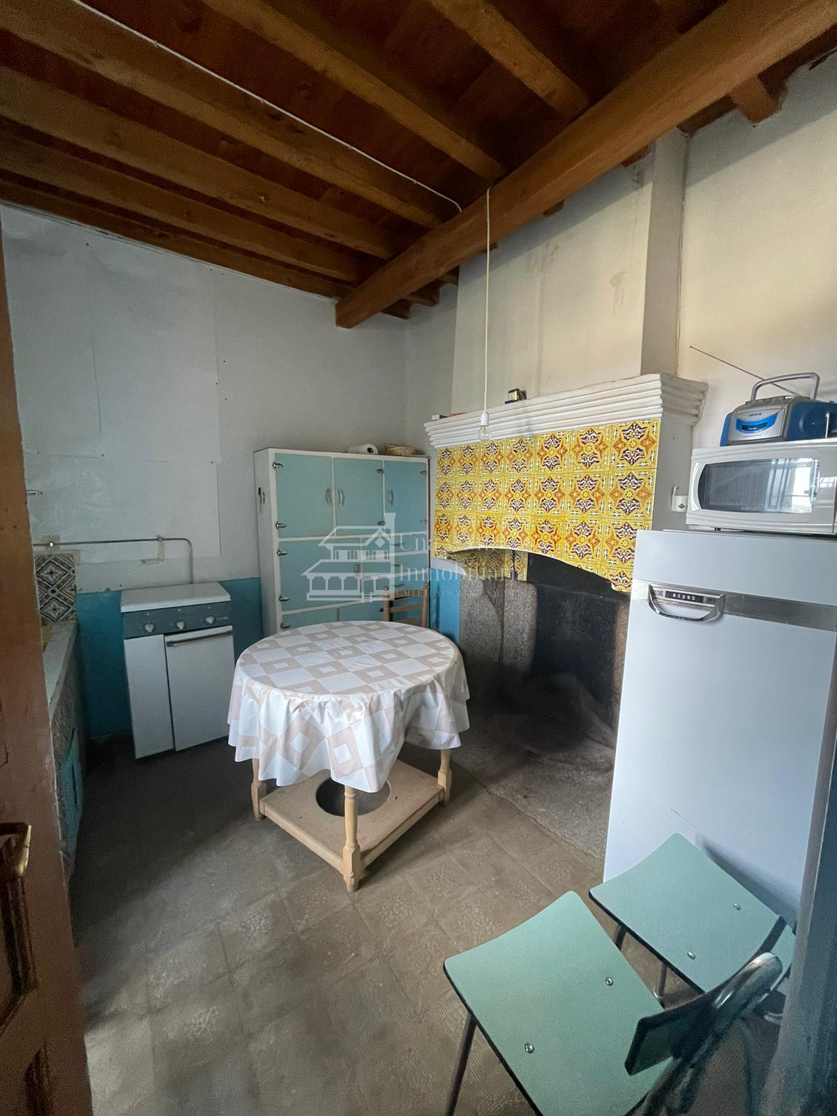 For sale of house in Gallegos de Solmirón