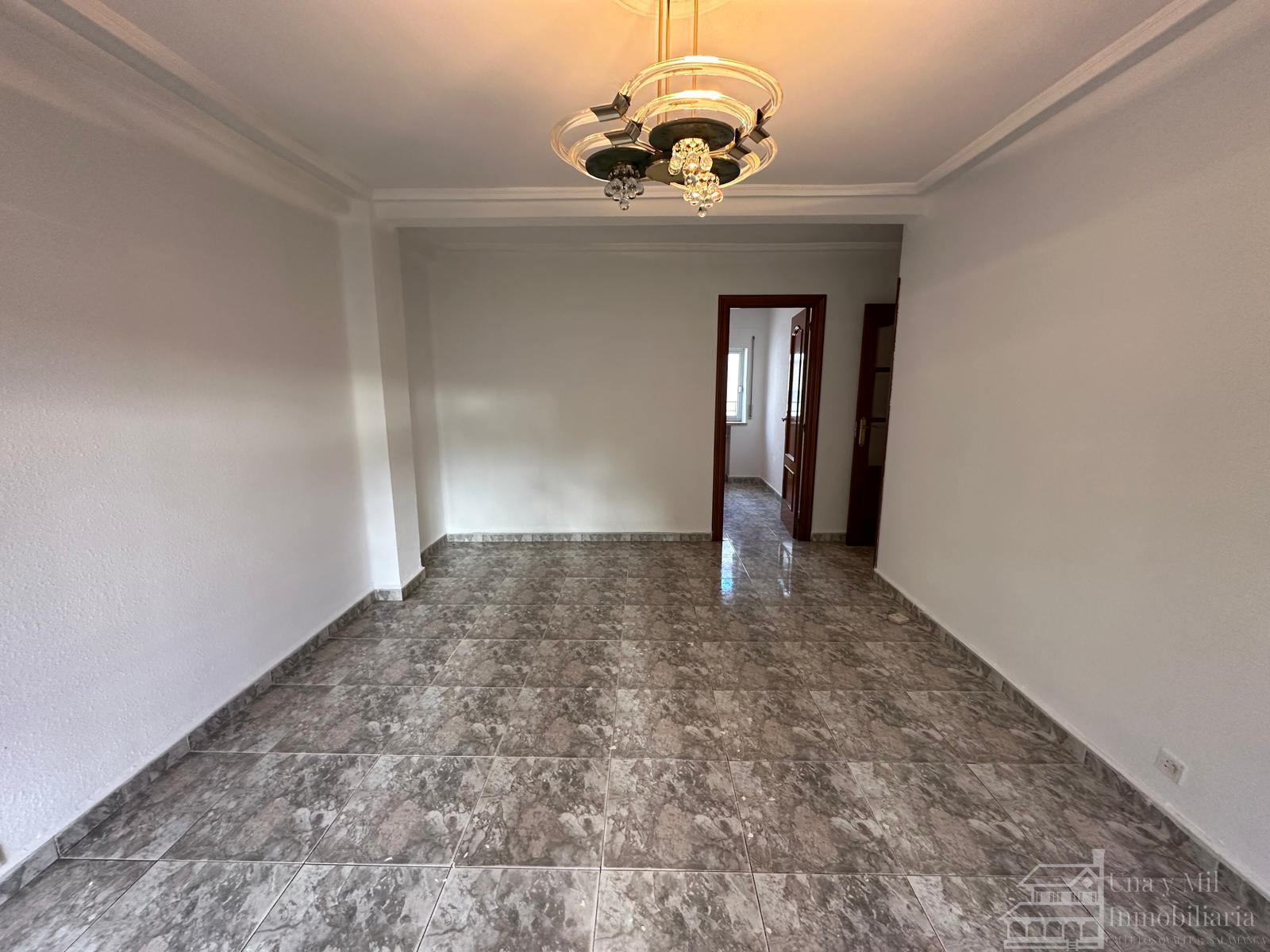 For sale of flat in Salamanca