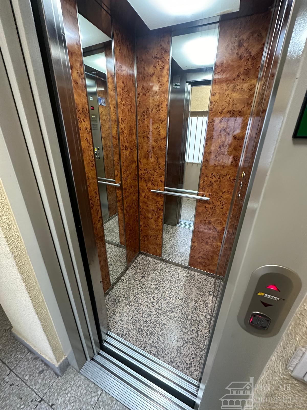 For sale of flat in Salamanca