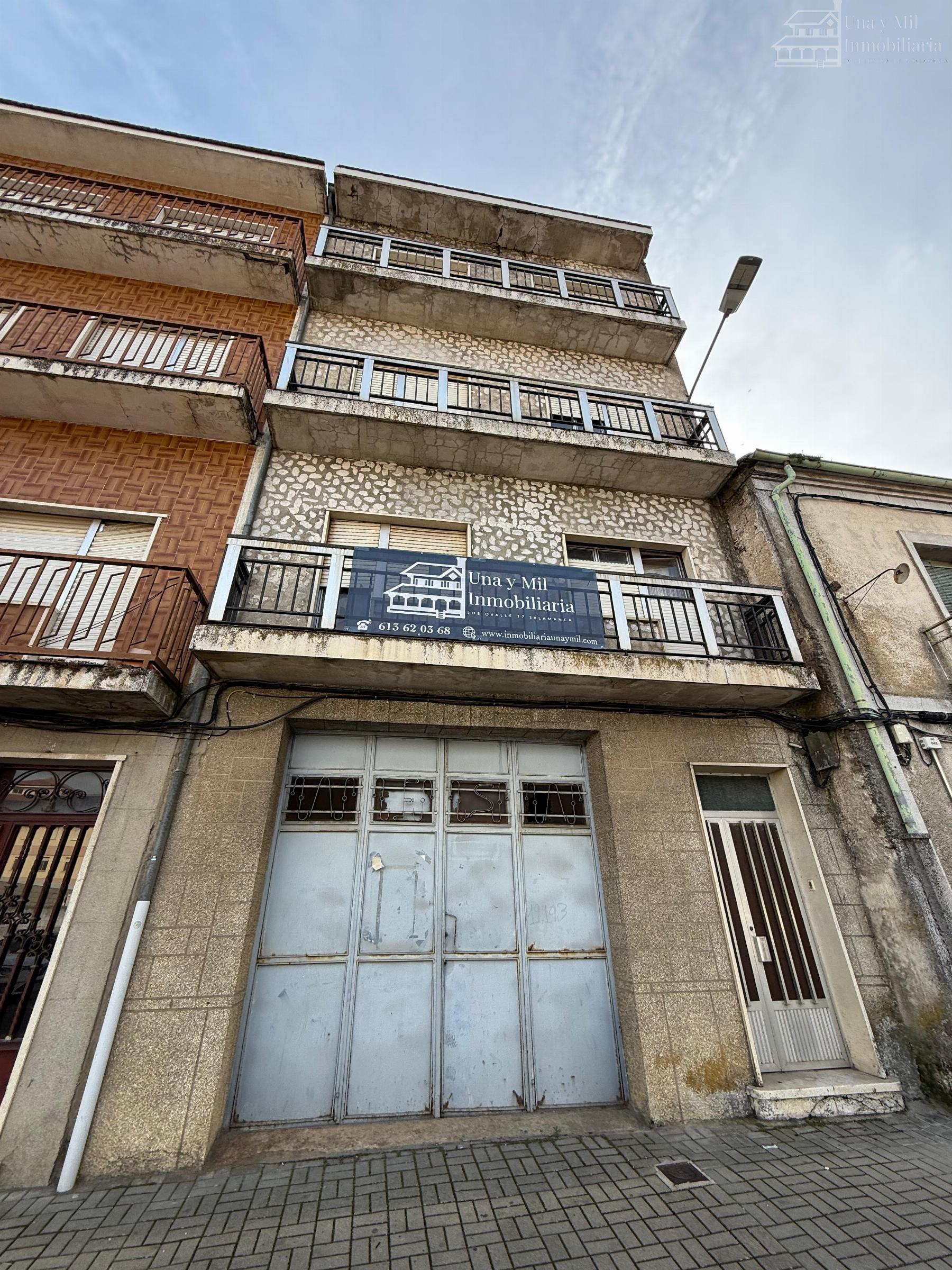 For sale of building in Guijuelo