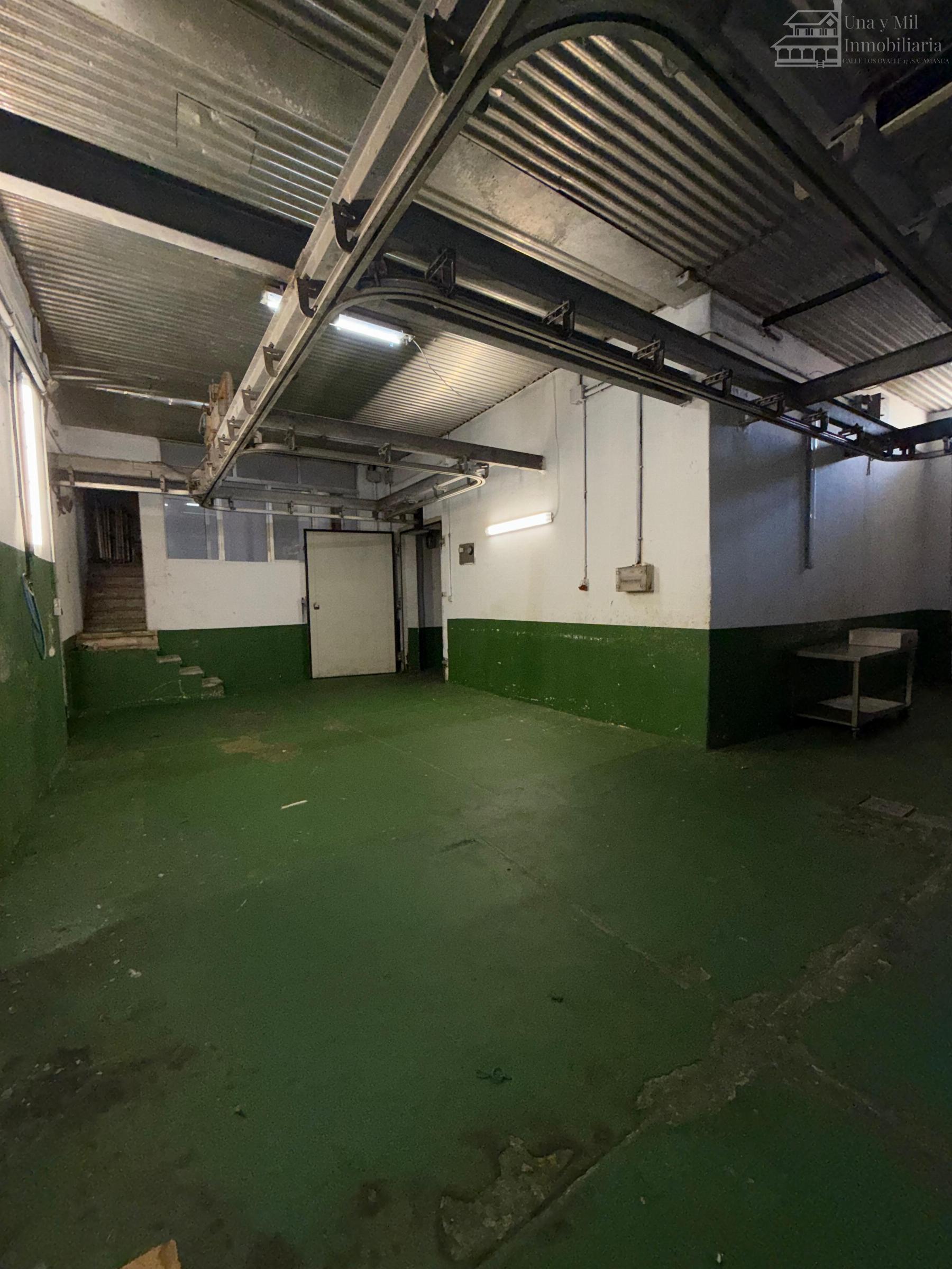 For sale of industrial plant/warehouse in Guijuelo