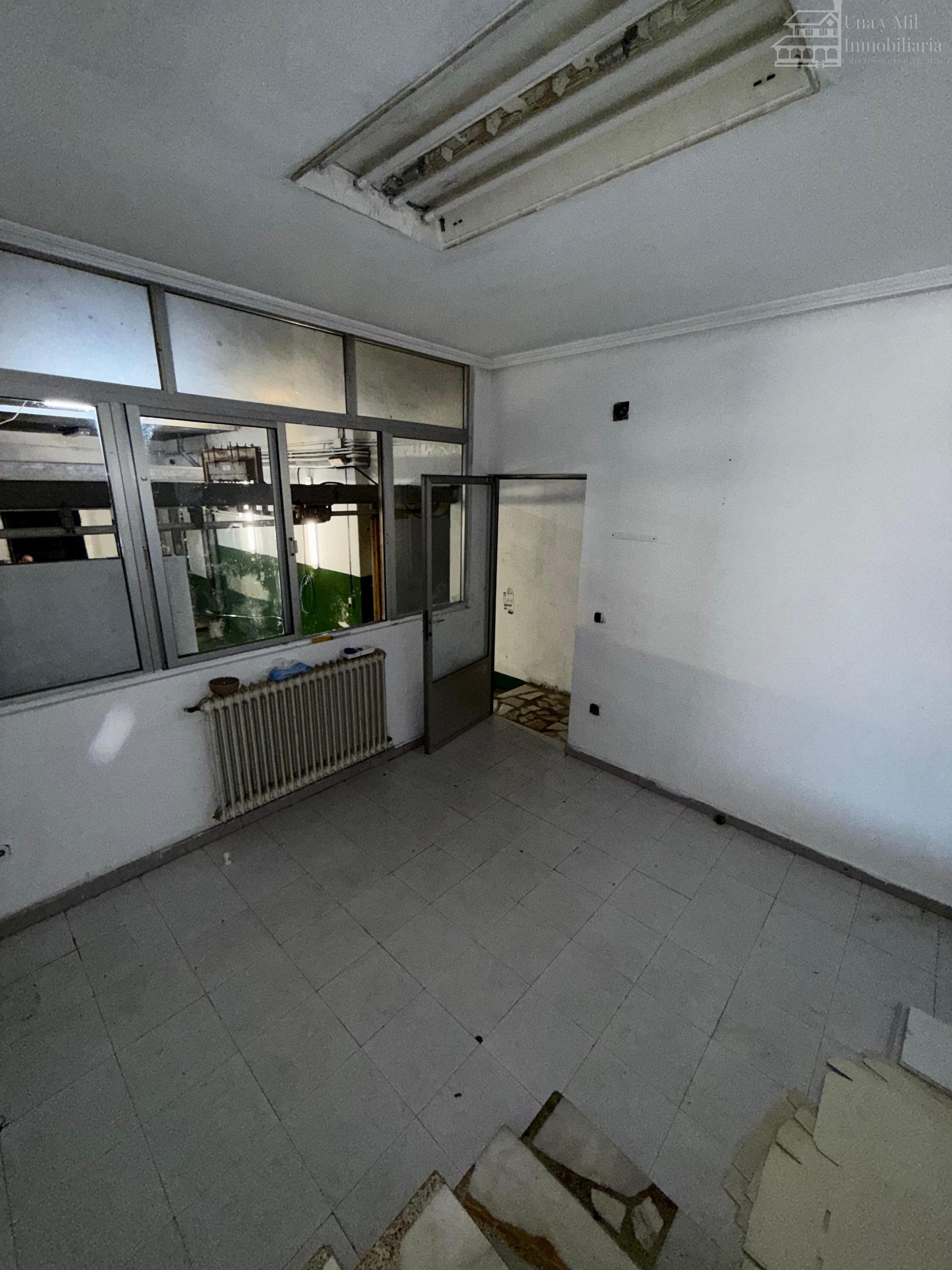 For sale of industrial plant/warehouse in Guijuelo