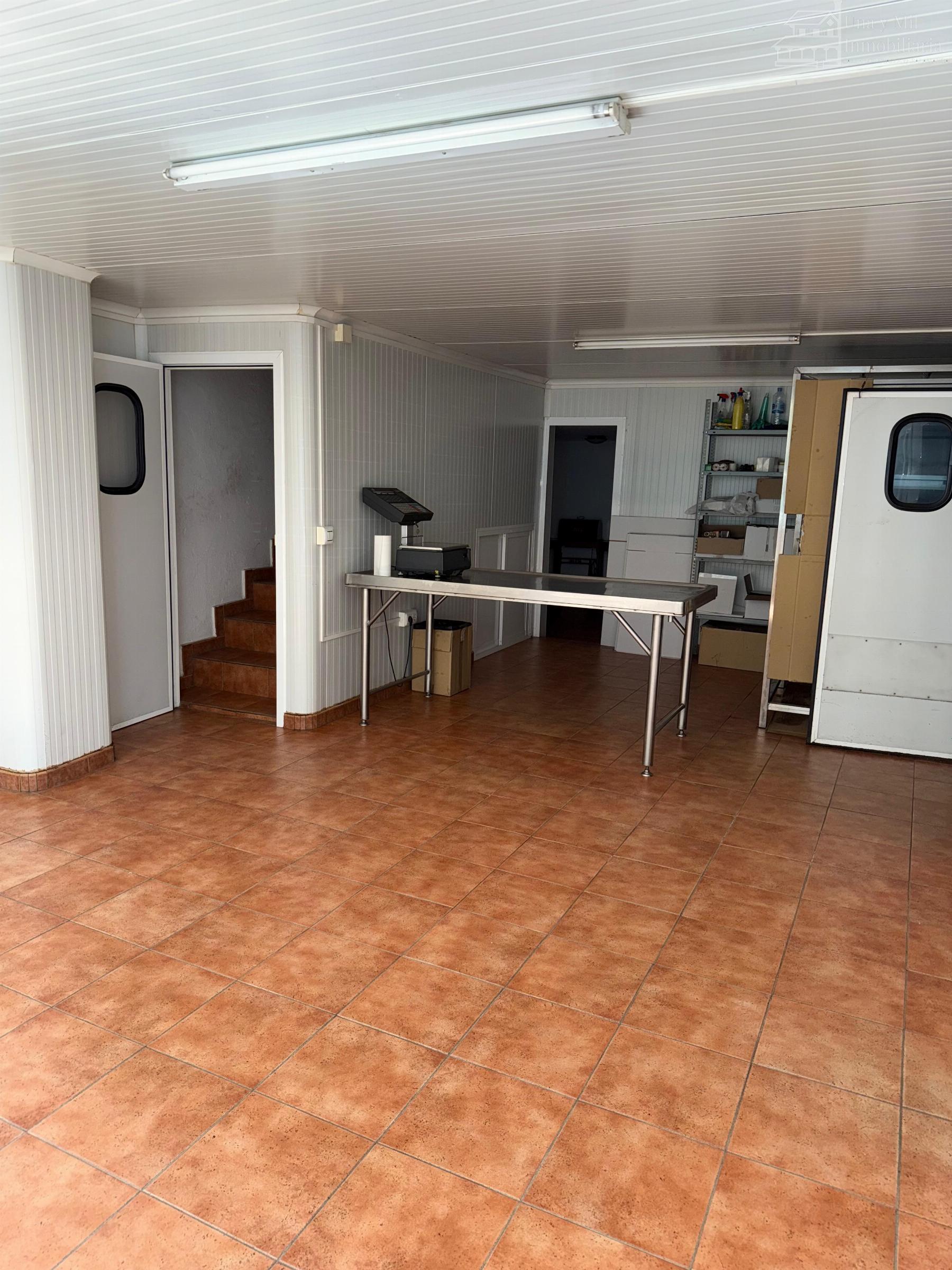 For sale of industrial plant/warehouse in Guijuelo