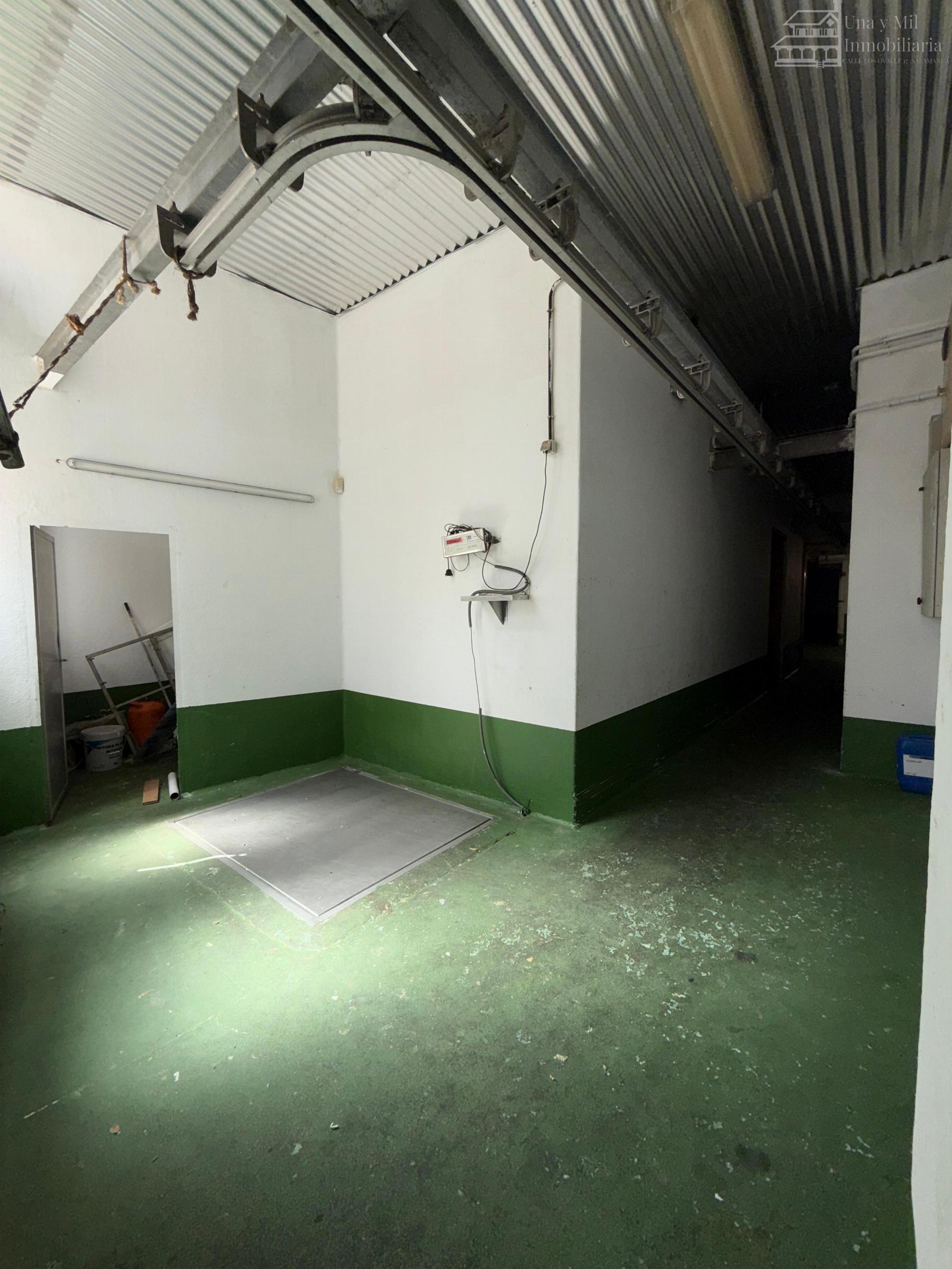 For sale of industrial plant/warehouse in Guijuelo