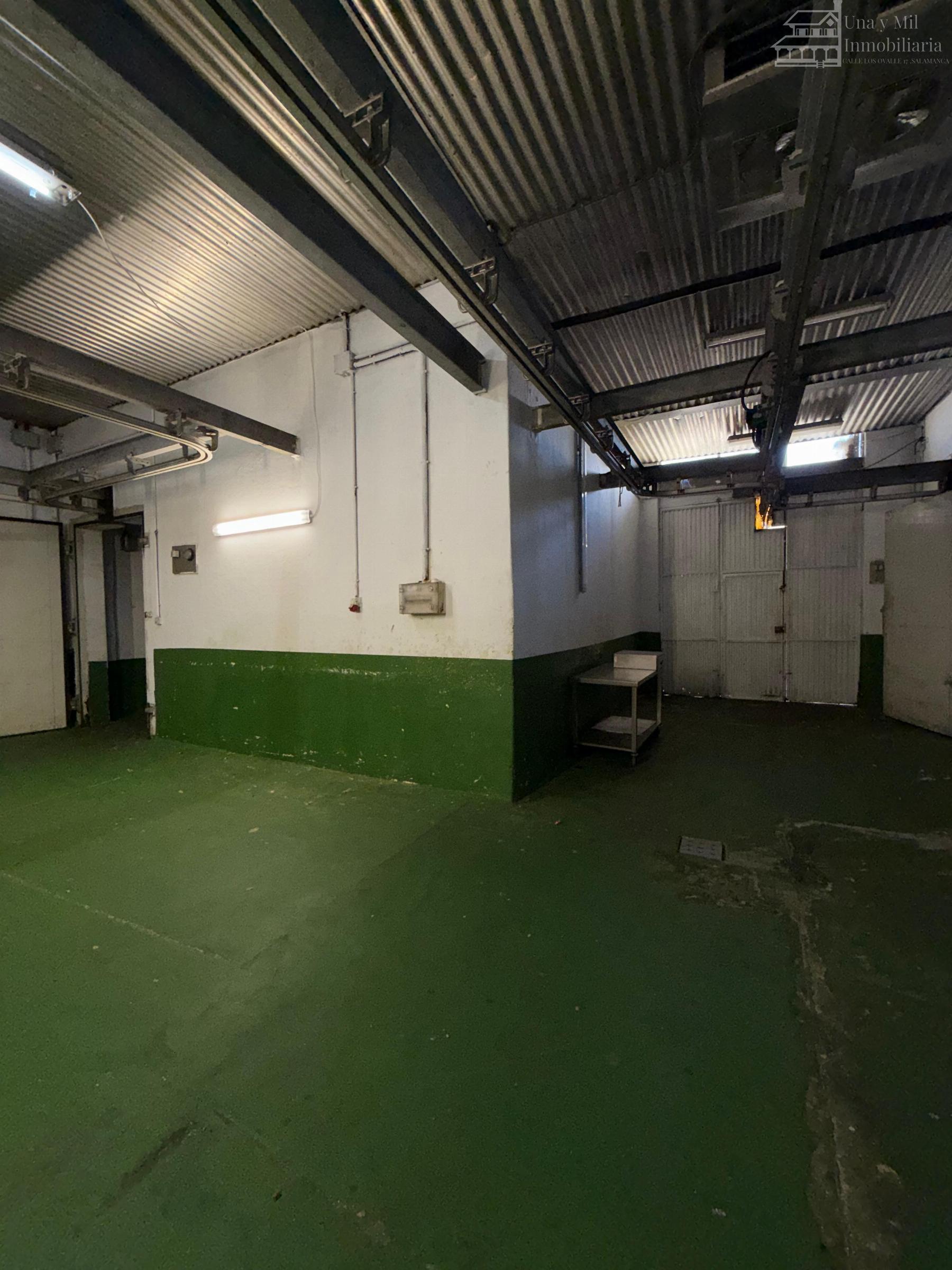 For sale of industrial plant/warehouse in Guijuelo