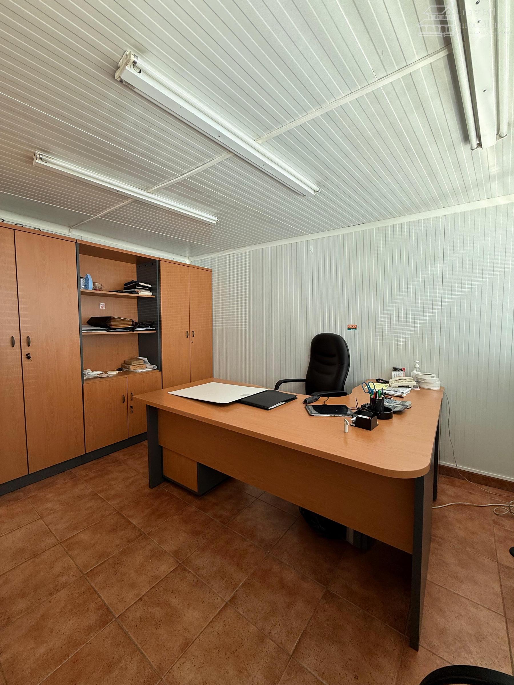 For sale of industrial plant/warehouse in Guijuelo