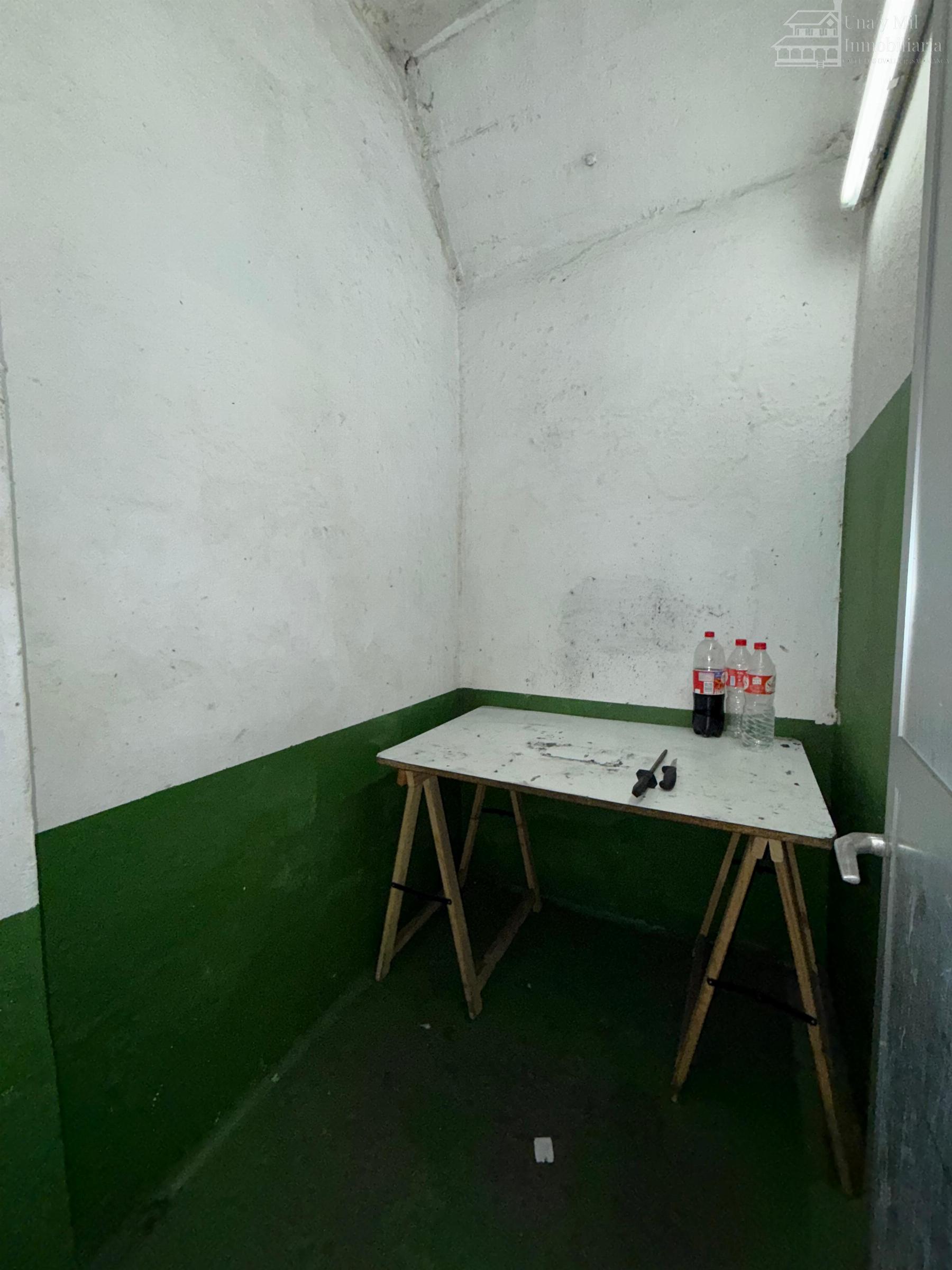 For sale of industrial plant/warehouse in Guijuelo