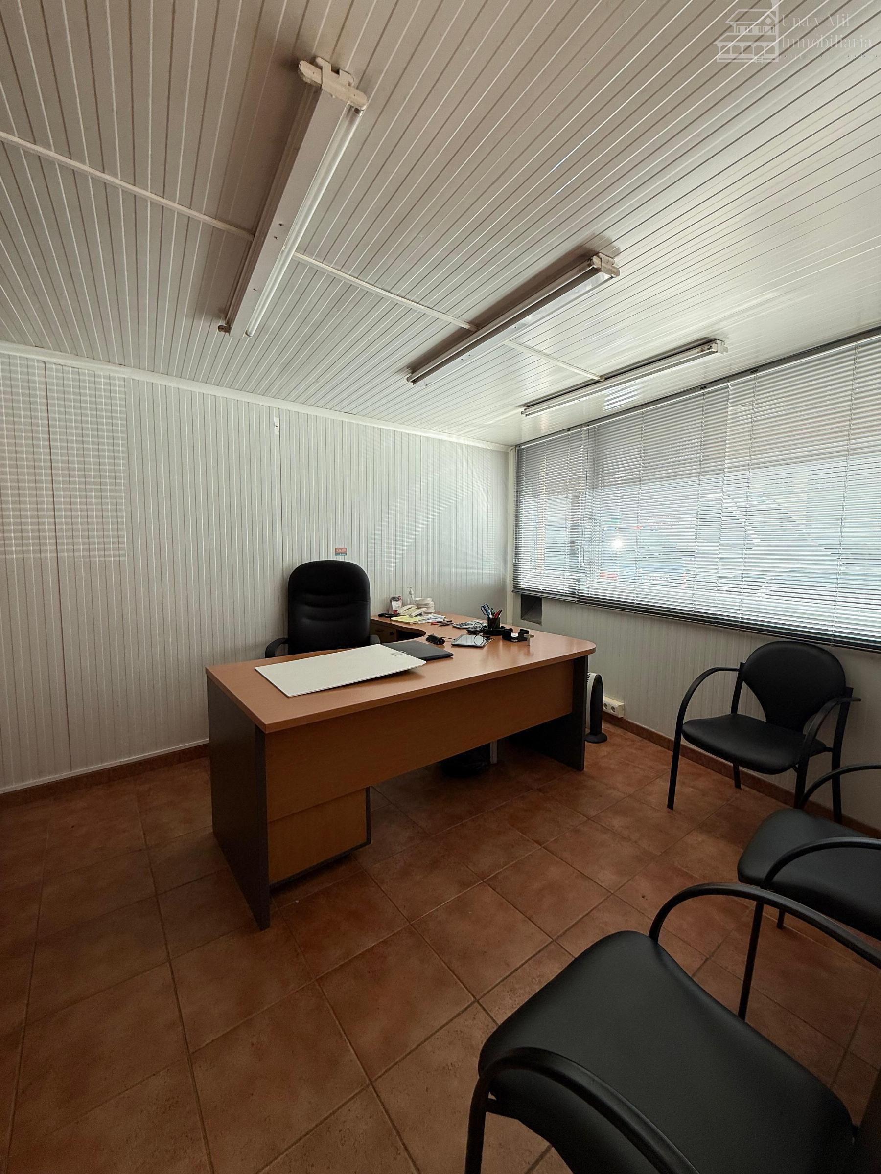 For sale of industrial plant/warehouse in Guijuelo