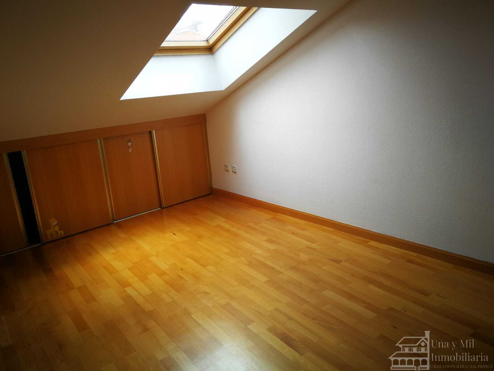 Venta de piso en Villares de la Reina