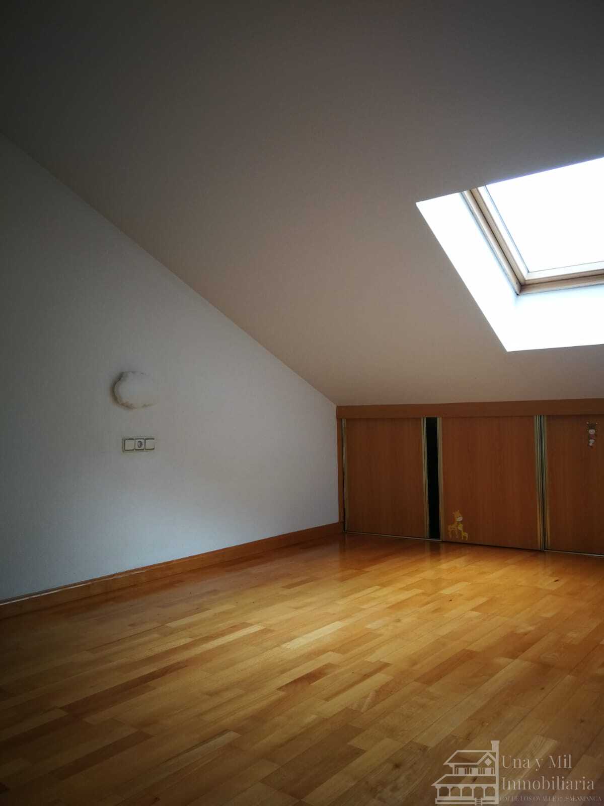 Venta de piso en Villares de la Reina