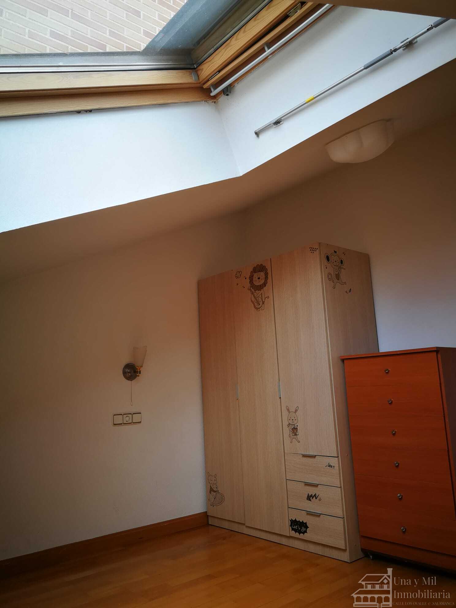 Venta de piso en Villares de la Reina