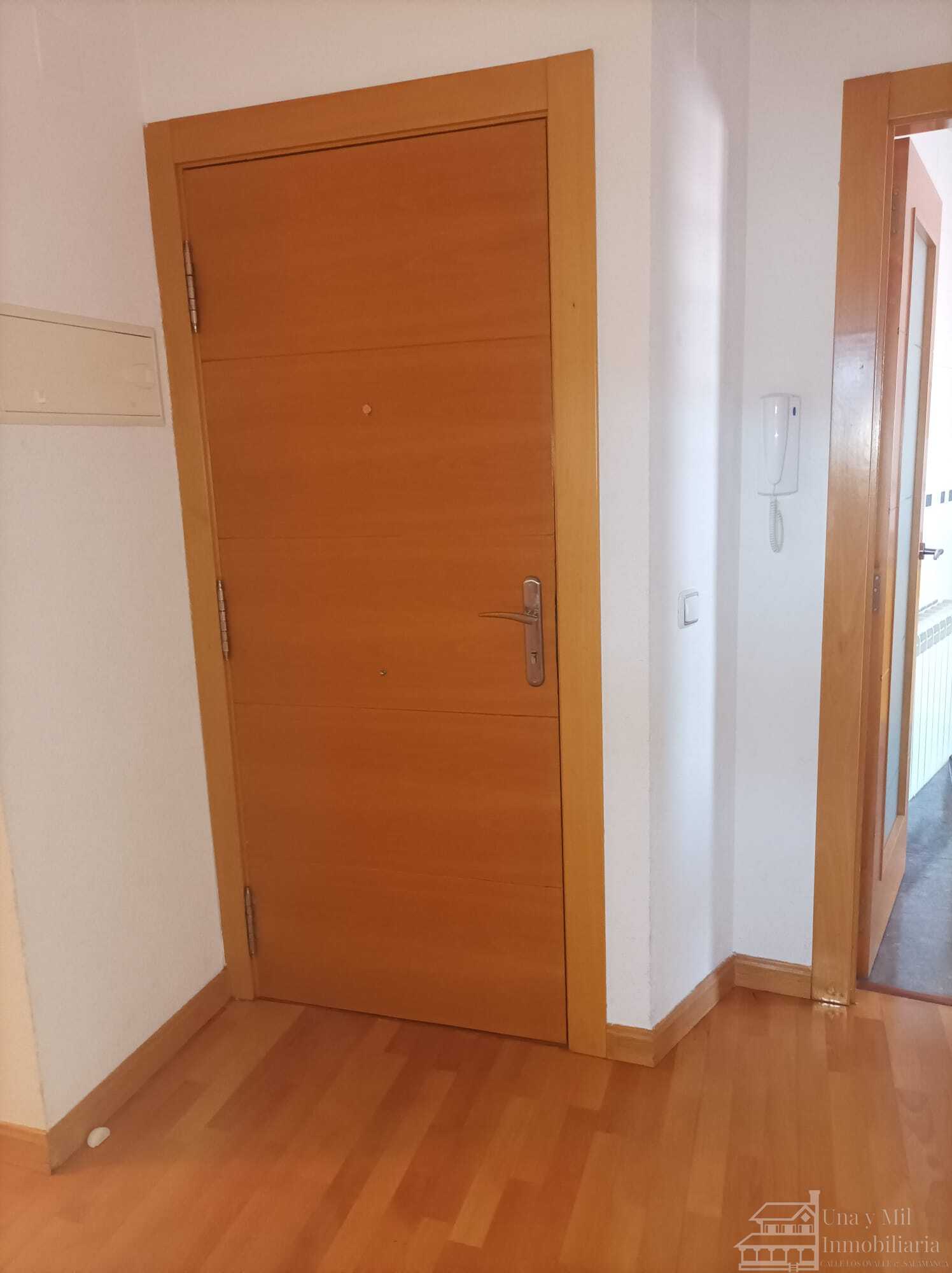 Venta de piso en Villares de la Reina