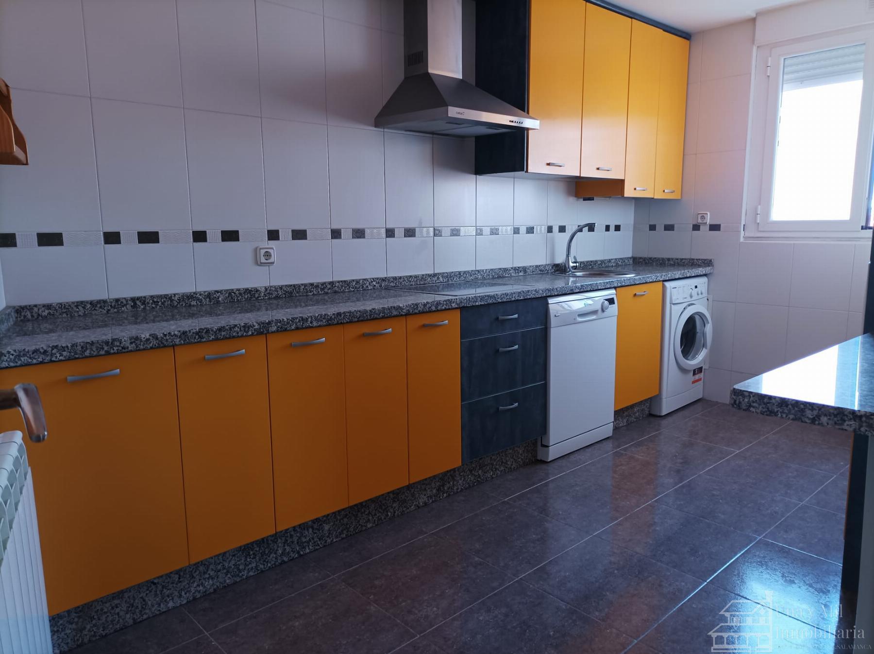 Venta de piso en Villares de la Reina