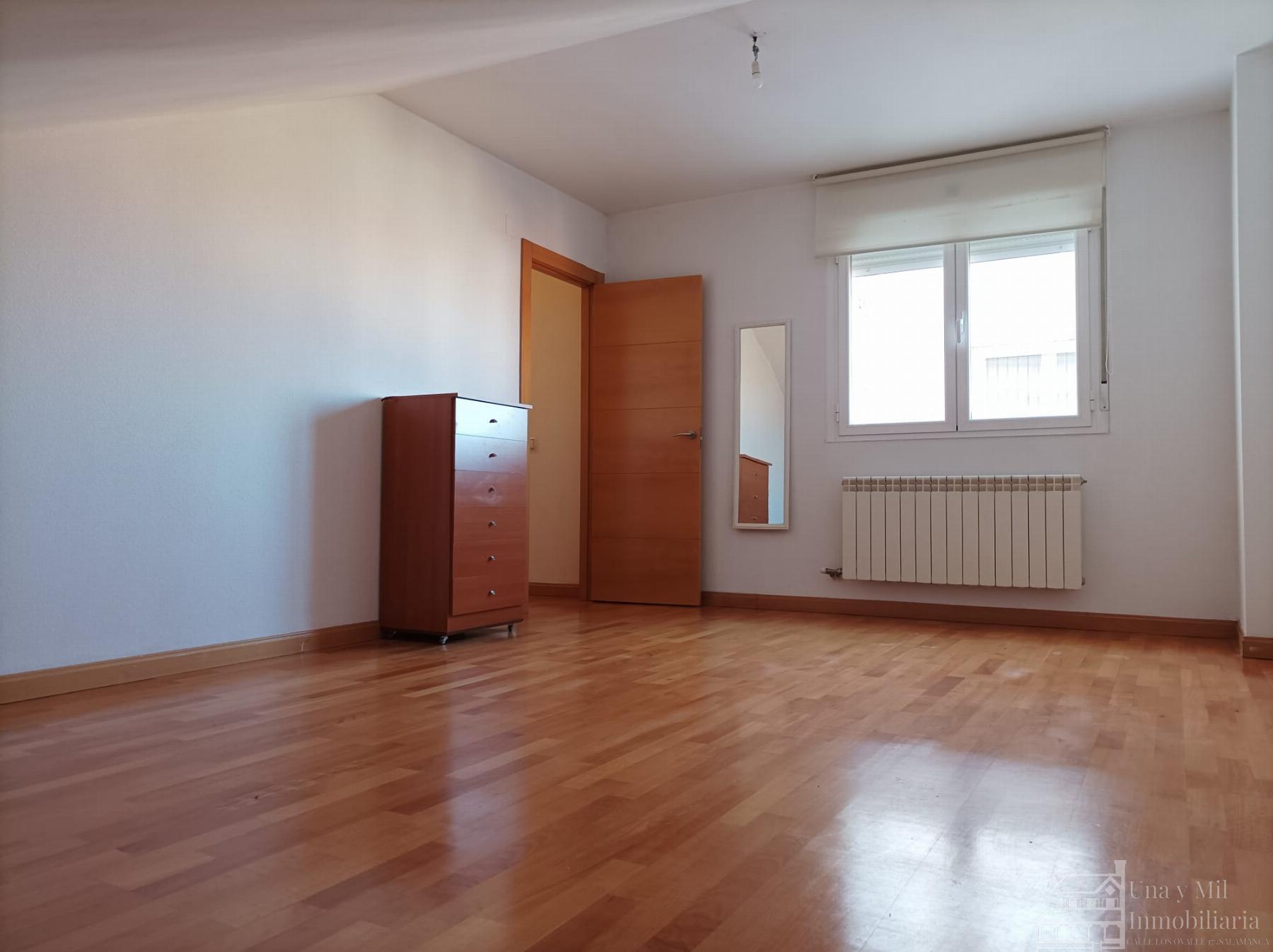 Venta de piso en Villares de la Reina