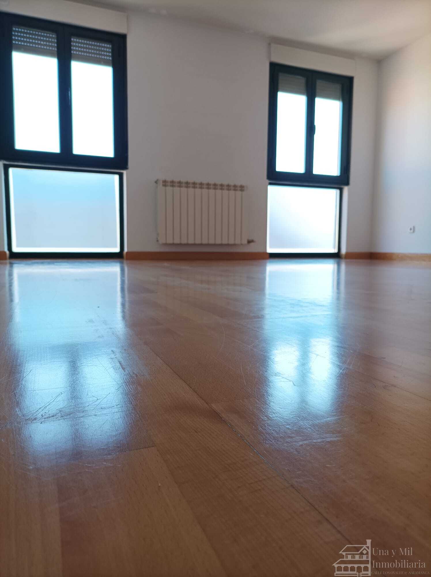 Venta de piso en Villares de la Reina