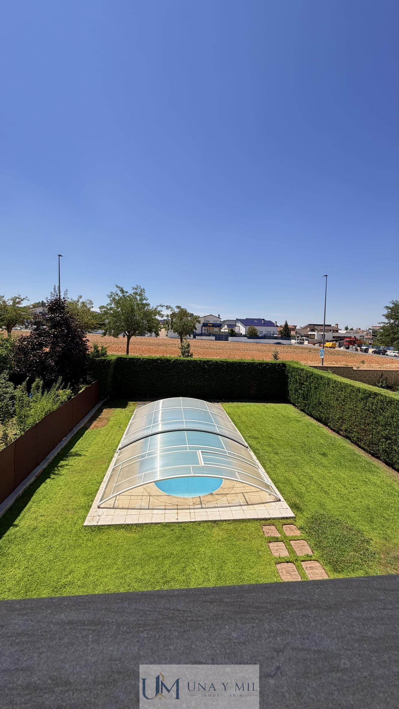 Venta de chalet en Carbajosa de la Sagrada
