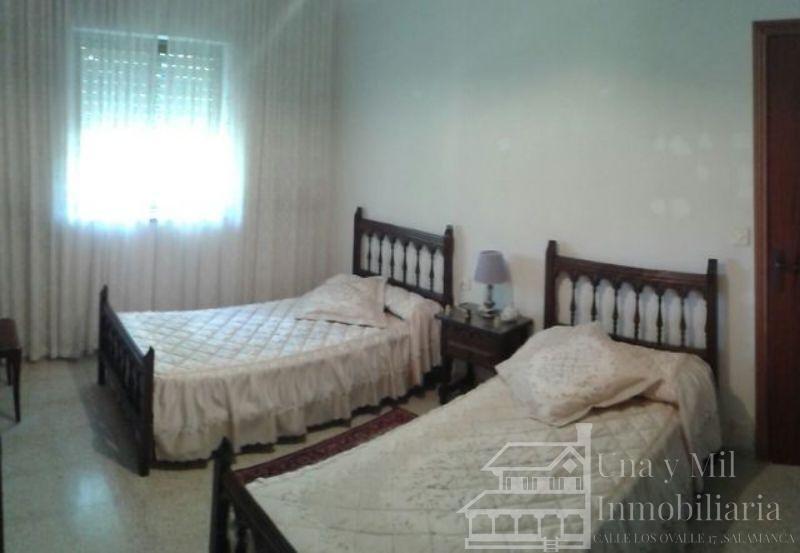 Venta de chalet en Castellanos de Villiquera