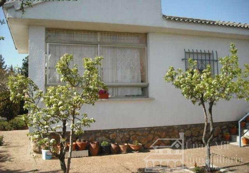 Venta de chalet en Castellanos de Villiquera