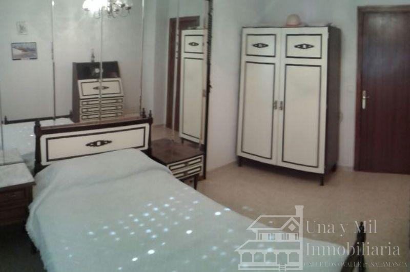 Venta de chalet en Castellanos de Villiquera